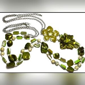 Vintage Jewelry Necklace SIGNED NEW YORK Multi Strand Green MOP Shell Floral